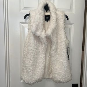 Faux fur soft vest new with tags large